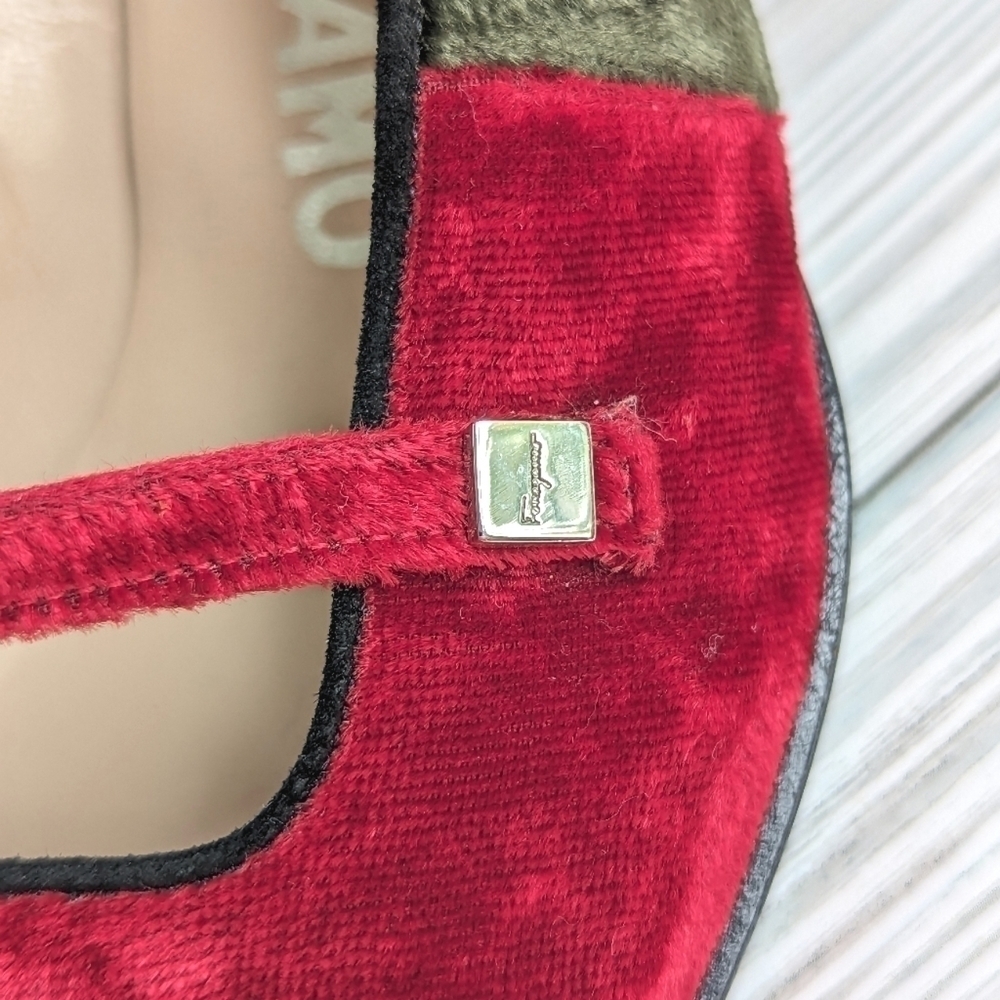 Salvatore Ferragamo Mary Jane Kitten Heels in Velvet Colorblock Size 7.5 - Picture 5 of 16